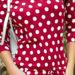 bordowa w białe grochy